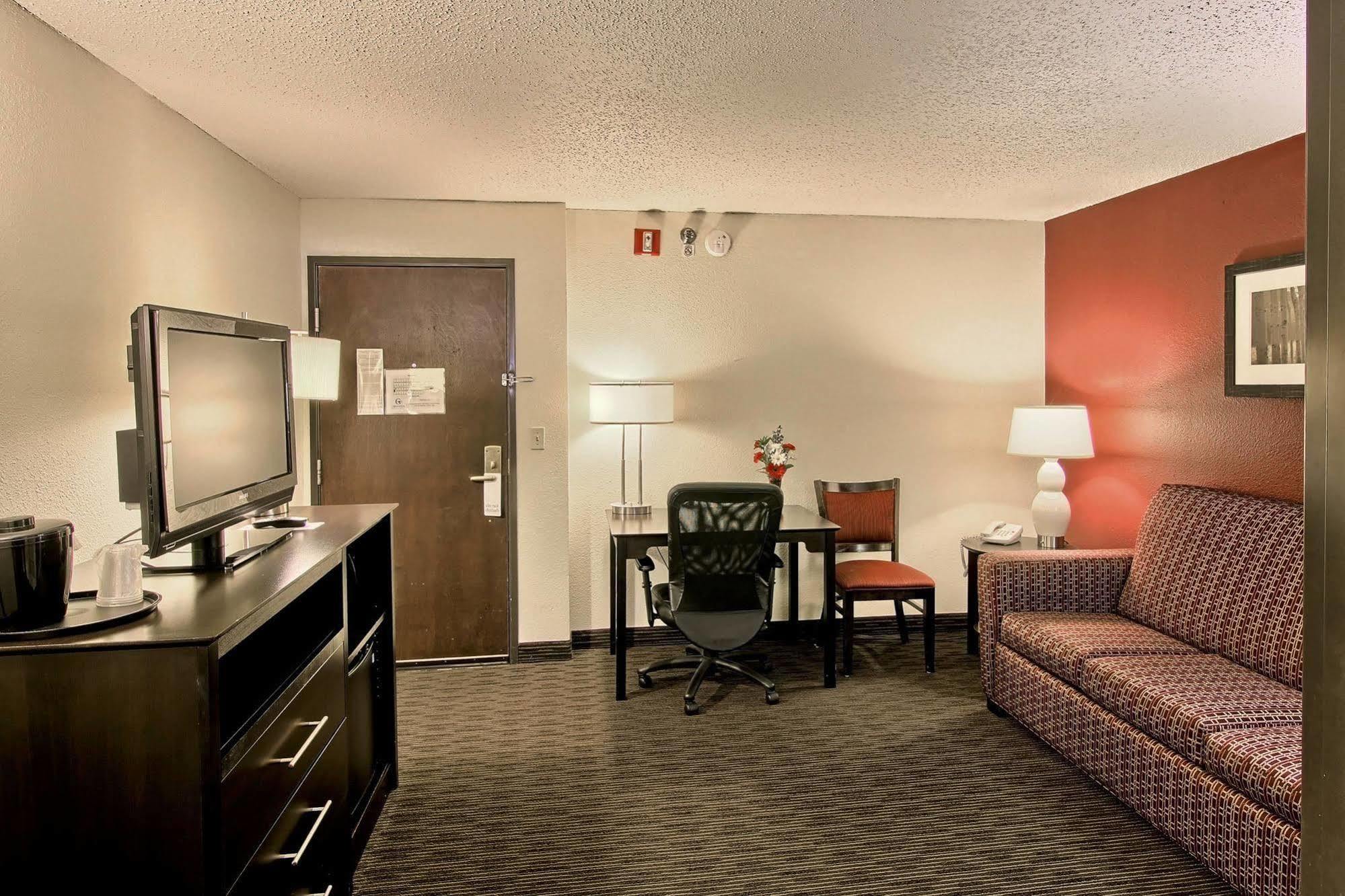 Blossom Hotel & Suites Traverse City Extérieur photo